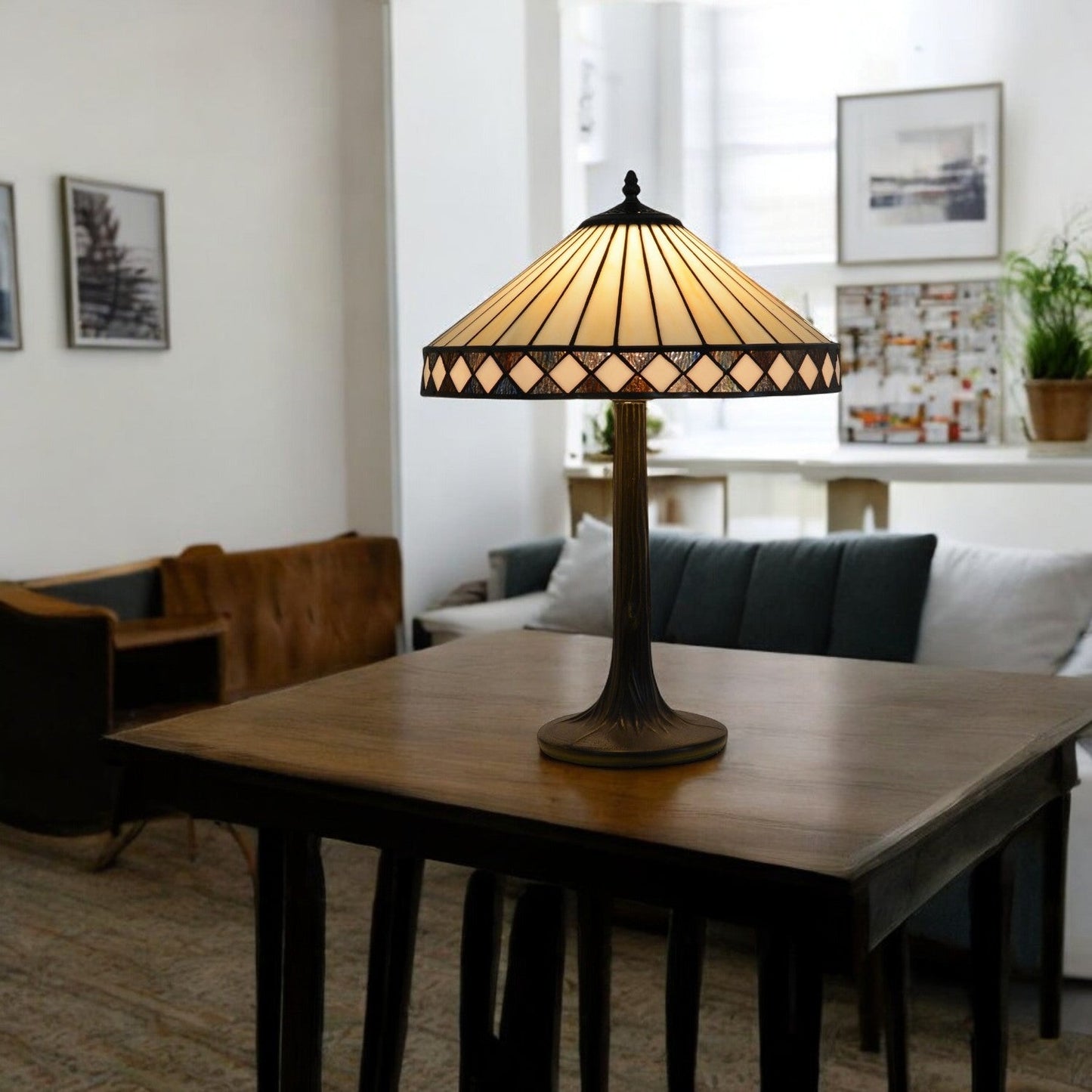 Art Deco Table Lamp, 40.5 cm Diameter Tiffany Style Beige Glass Shade, 60 cm Height, Tree Base
